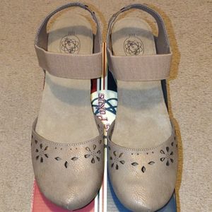 Size 10 Hokus Pokus Wedges NIB